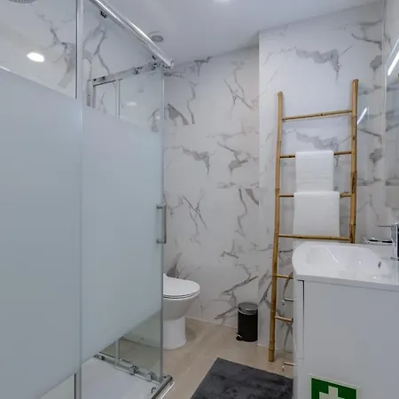 T2 Rosa Dos Ventos, A/c&terrace - Casas&papéis Apartamento Armação de Pêra