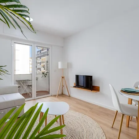 T2 Rosa Dos Ventos, A/c&terrace - Casas&papéis Apartamento