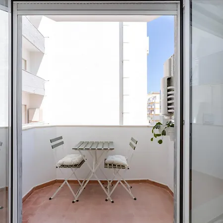 T2 Rosa Dos Ventos, A/c&terrace - Casas&papéis Apartamento *