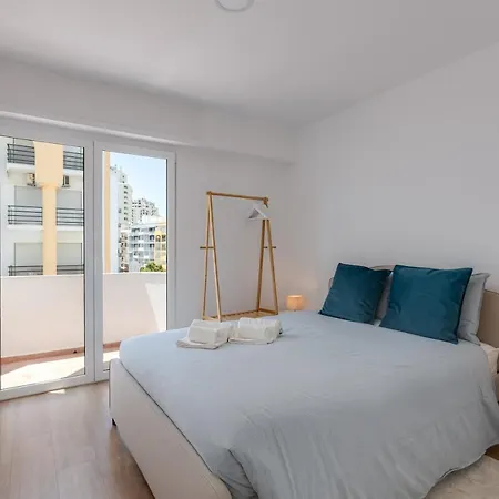 T2 Rosa Dos Ventos, A/c & Terrace - Casas & Papeis Armação de Pêra