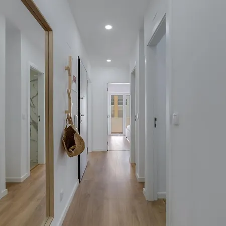 Apartamento T2 Rosa Dos Ventos, A/c & Terrace - Casas & Papeis