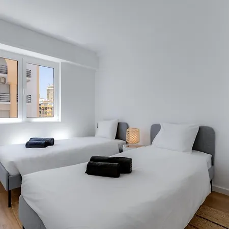 T2 Rosa Dos Ventos, A/c & Terrace - Casas & Papeis * Armação de Pêra