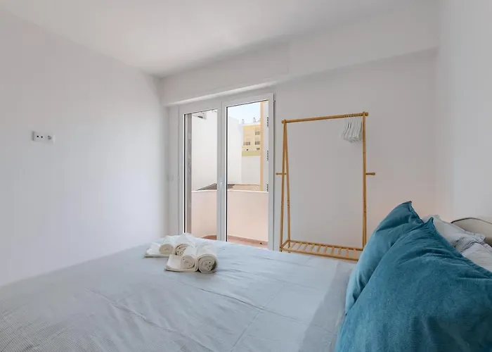 T2 Rosa Dos Ventos, A/c&terrace - Casas&papéis *
