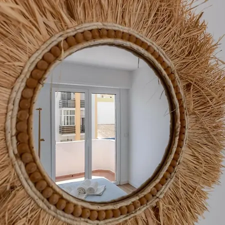 Apartment T2 Rosa Dos Ventos, A/c & Terrace - Casas & Papeis *